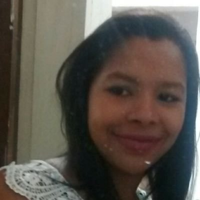 Adoro filmes , séries, não curto funk , amo ler , sou divertida , e brava as vezes , etc ...kk