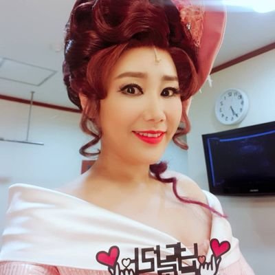 神이라서 💗신 영 숙💗 / 어느 잡덕의 뮤계. / 신라리쉬에 반했고 신시아나에 입덕 인정한 초보 덕구 / 신엘리💕 신대니💜 / 더라키 웃남 엘리 맘먀 레벸 팬텀 / 마마님 공연 + 관심있는 공연 / FUF free
