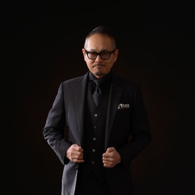 スーツスタイリストのMasakyoです。オーダースーツ屋として頑張っています。お客様との時間を大切にしたいため必ず予約してください。https://t.co/G605KB7Elw  ブログも更新中