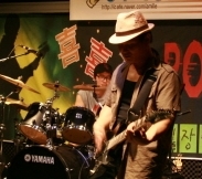 Amusemaker's profile picture. 기계설계, 인벤터/ 직장인밴드/ 일렉기타/합주가 끝나고 마시는 맥주한잔/좋은영화들.. 또 사람과 사람들.. 좀 더 올곧은 세상에대한 희망..