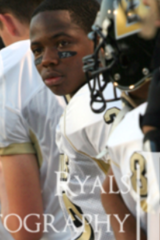 17 YEARS OLD I LOVE SPORTS I COULD BE SWET WEN I WNT TO JES DNT GET ME MAD MI FAVORITE STUFF IS POLO ILL SAY WATS ON MY MIND GUD OR BAD DNT CARE SO DEAL WITH IT