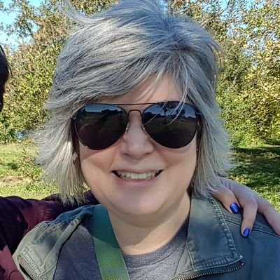 pamfinter's profile picture. Christian mama bear who likes to stay organized and be creative.