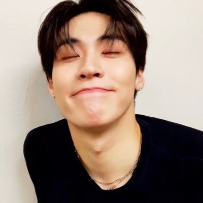 hyubiewife's profile picture. 잔잔하게 날 재워 줄래요?🌟