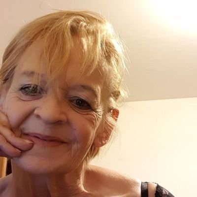 MartinezMoniq13's profile picture. je m'adore