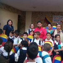 DOCENTE, AMANTE DE LA POLITICA REVOLUCIONARIO A MIL SERVIDOR COMUNITARIO ENAMORADO DE VENEZUELA PAPA DE ALI , MOISES , ISAAC Y JOSUE TIO DE GIOSUE