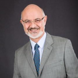 Prof de física y estadística en TV condujo programas educativos en UTEC, FUCUTEL y el canal del IPN además escritor y guionista