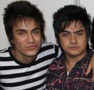 mais um FC dedicado a @rockrestart, se a Restart é seu orgulho follow :)) since : 01/12 *-* @rockrestart s2