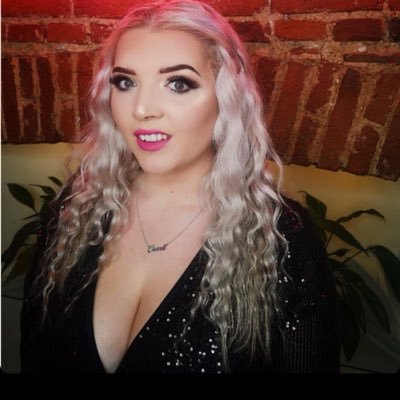 Charlii__xo's profile picture. 