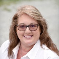 Diane Lyons - @DMLyonsRealtor Twitter Profile Photo