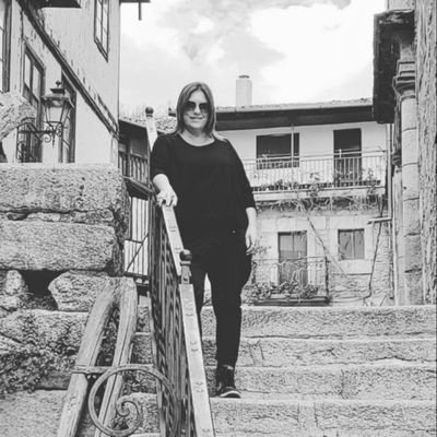 Mamá de Benicio y Simón, sin dudas lo mejor que hice. Lo próximo, doctorarme.
Comprometida con la lucha de los derechos de las personas con discapacidad.