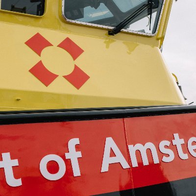 De Divisie Havenmeester is verantwoordelijk voor een veilige, vlotte en duurzame afwikkeling van het scheepvaartverkeer in de Amsterdamse havenregio.