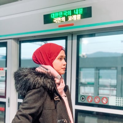 kameliaedrina's profile picture. Playgroup Teacher @geniusbabyonboard & My fav hijab from @putehsuci_ . Follow em in Instagram .