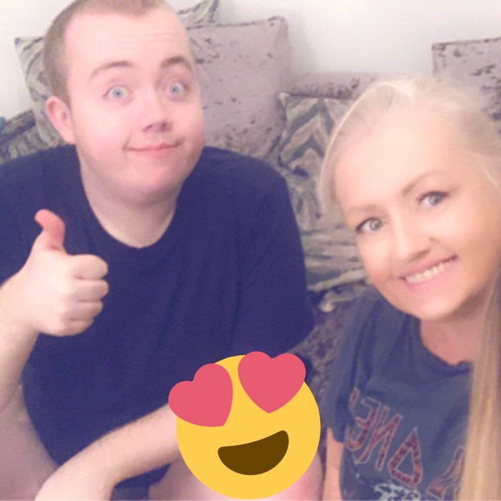 Yvonneconnor5's profile picture. mother to 3 great kids👩‍👩‍👦I have a gorgeous grandson👶🏼 looking forward to the future living life to the full,and the happiest av ever been❤