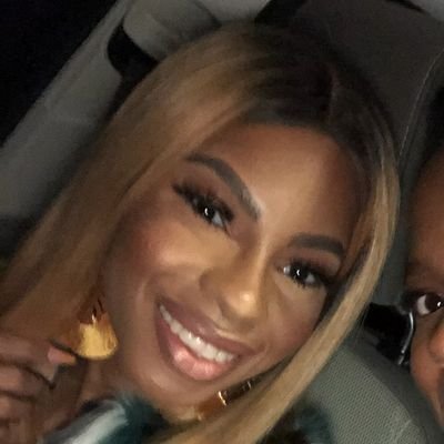 freemyoldacct's profile picture. Unlock my page! 😡