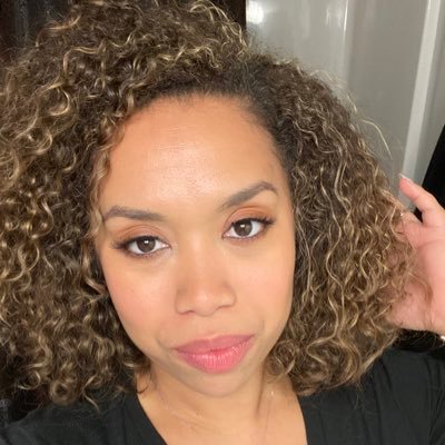 the_tipsyphotog's profile picture. To know me is to love me.