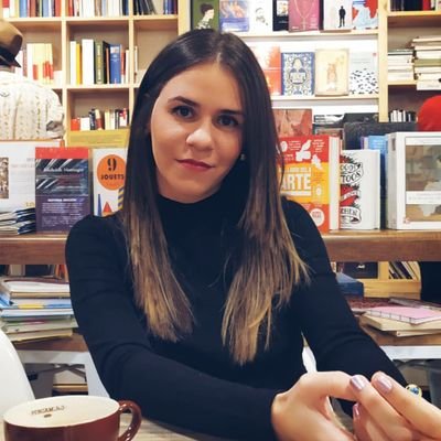 Creadora. Periodista. Me gusta escribir en internet. Se habla de libros, cine, música y TV. #NiTanFiccional