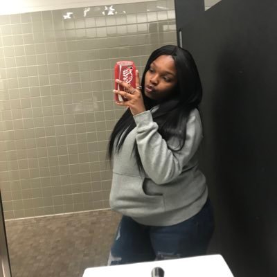 2021💙🎓 Instagram :baagaalkhaiaa_ 🙃 Snapchat:Khaiapooh24😘