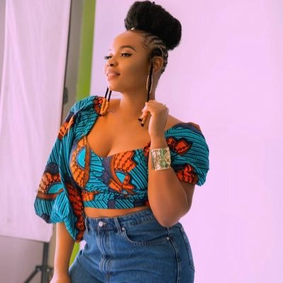 Nanasharie's profile picture. mandem poum pale de mwen🙄