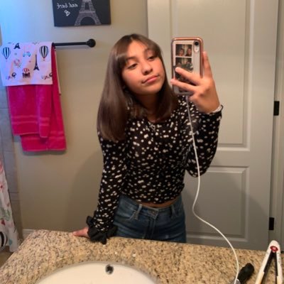 pbandjonmytoes's profile picture. 