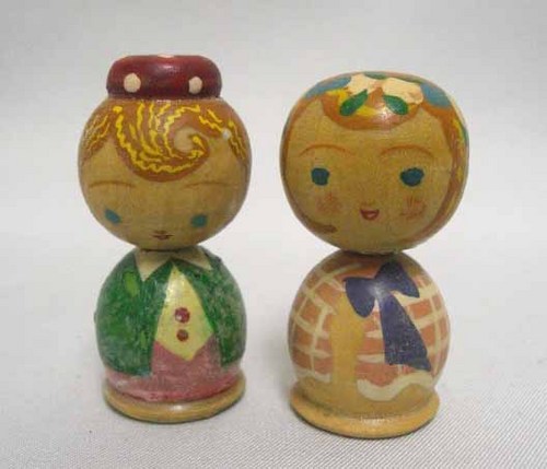 shoprb's profile picture. 名古屋市名東区のリサイクルショップRBです。完全予約制。主にレトロ・ヴィンテージの食器・雑貨・家具、古物、ガラクタ、手芸用品、紙モノを扱っています。鳥好き、キンカチョウの飼い主。