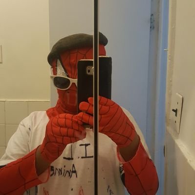 My name is Levi, I have Facebook, Reddit, YouTube, Spotify. I like games. I have a gaming setup. Im very organized. I like too clean alot. Im a good editor.
