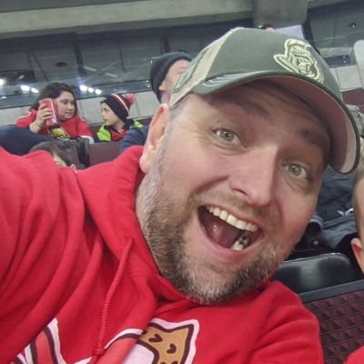 spalisek's profile picture. Sens fan. Niners fan. Dad.