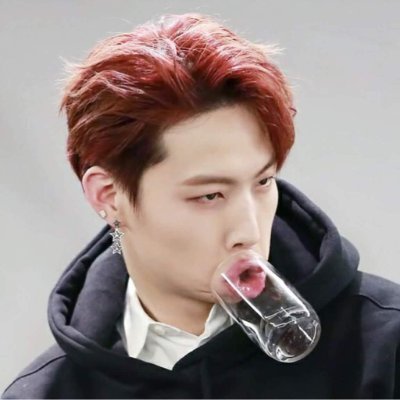 Multi-Fandom acc, let's be moots! :D
-Dying to explore the world around me-
A sack of potatoes, with a shitload of anxiety LOL