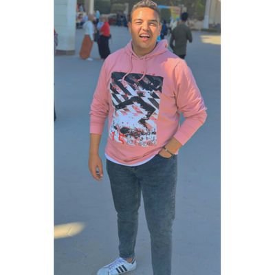 
الله أحن عليك من ألف كتف ومن ألف سند ، الله يبقى حين لآ يبقى أحد...💙