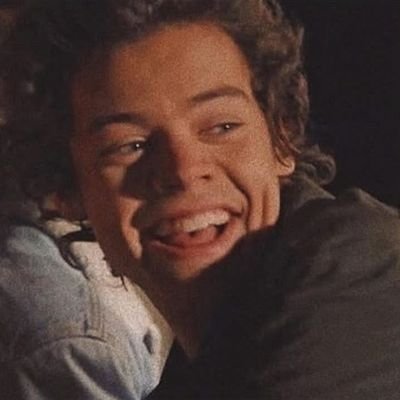 SweetLouis_Hs's profile picture. #LOUIS: I'm missing you and your addictive heard.
@LittleKALF