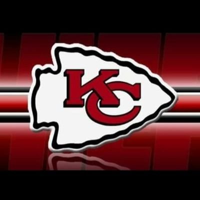 KC sports fan: Chiefs, Royals, KState, Fantasy football chic;  follow back sports fans :-)  Do the right thing America! #Resist Country over party; 🌊