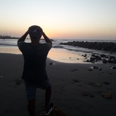 Yiop..$$$...#felizmente cartagenero. con los pies sobre la tierra y mirando el cielo. young nigga. @alean9427