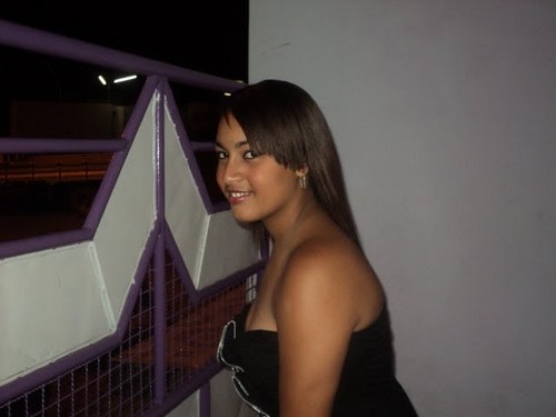 Elogios nao me elevam,ofensas nao me rebaixam,sou o que sou e nao o que acham.