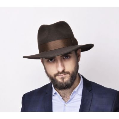 كاتب حقايق لا يخشا في لله ولا في الحق لومة لائم