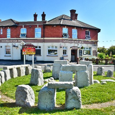 The closest inn to Stonehenge, the Stonehenge Inn & Carvery is a 7 days a week 241 menu with Sunday Carvery and accommodation nestled in neolithic Durrington.