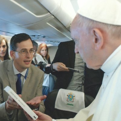 Journaliste, politiques sociales/finances publiques. Longtemps sur les religions, notamment au Vatican. Mes tweets, à sa demande, n'engagent pas mon employeur.