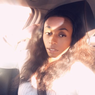 LondonMonroe13's profile picture. live your life because if you don't who will 🖤