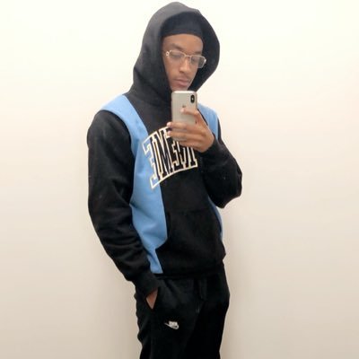 OfficialBreadd's profile picture. 