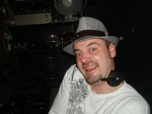 sales manager by day music fanatic by night keen dancer bopper and body popper! These words are not always my own ! Lol