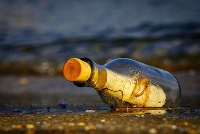 人は二度死ぬ。 一度目は、肉体の死。 しかし、誰かが、記憶に残し、想い、語ってくれる限り、生きている。 二度目の死を迎えて、人は死ぬ。 サイトでは、命日を迎える有名人の方々を残していった言葉をご紹介致します。 あなたの大切な人との絆を永遠につなぎます。