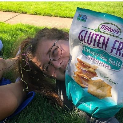 schmeelss's profile picture. she/her