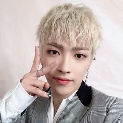 faithlala10's profile picture. ATINY