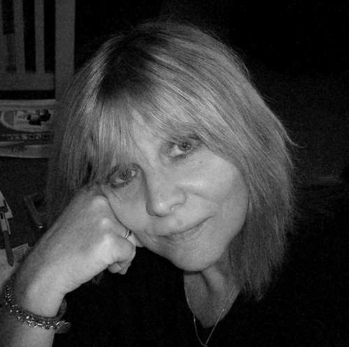 mumthemoo's profile picture. Family is my everything... 




Remember yesterday, dream about tomorrow, but LIVE for today...