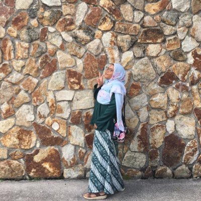 nurliyanasms's profile picture. a cancer, ravenclaw and infp-t. conclusion i am a mess of emotional psychic.