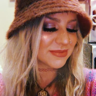 thedanivaughn's profile picture. nobody weird like me