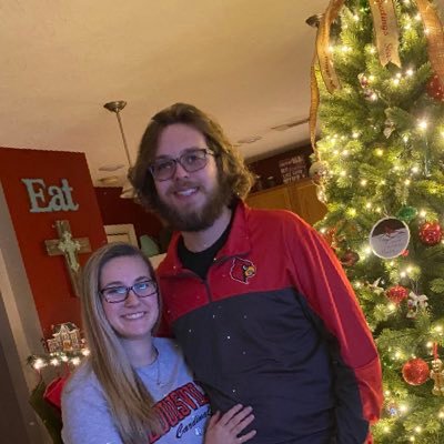 Louisville Cardinal Fan 🔴⚫️ Barber in BG, KY IG:@cuts_by_tbrady 💈#FDE #GoCards