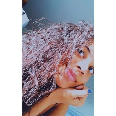 karineSthark's profile picture. =)