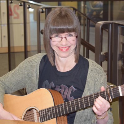 Retired (former PA at PwC Manchester); electro-acoustic guitar playing geek, and Space Nerd. Occasional knitter.