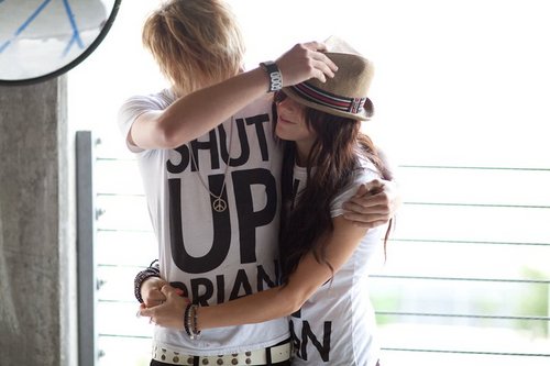 ImagineJBTweet's profile picture. Look, I Don't Like OR Hate JB.
I Made This Just For Fun. So Don't Hate.. 'Kay? 
Kthanksbai ♥