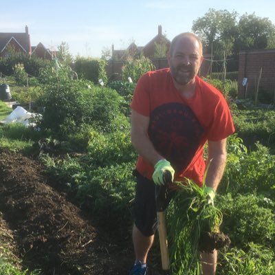 Gardener, Allotment grower, Swindon Town and Spurs fan. Husband, Dad and Grandad. Living the dream!