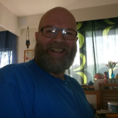 #Persona non grata
#Rasistinen @persu ja ylypiä siittä!
#En harrasta uhkapelejä Lyödäänkö vetoa?
#En välitä mikä on oikein ja väärin, mutta näin elän elämääni!